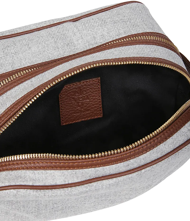 Beauty Bag in Light