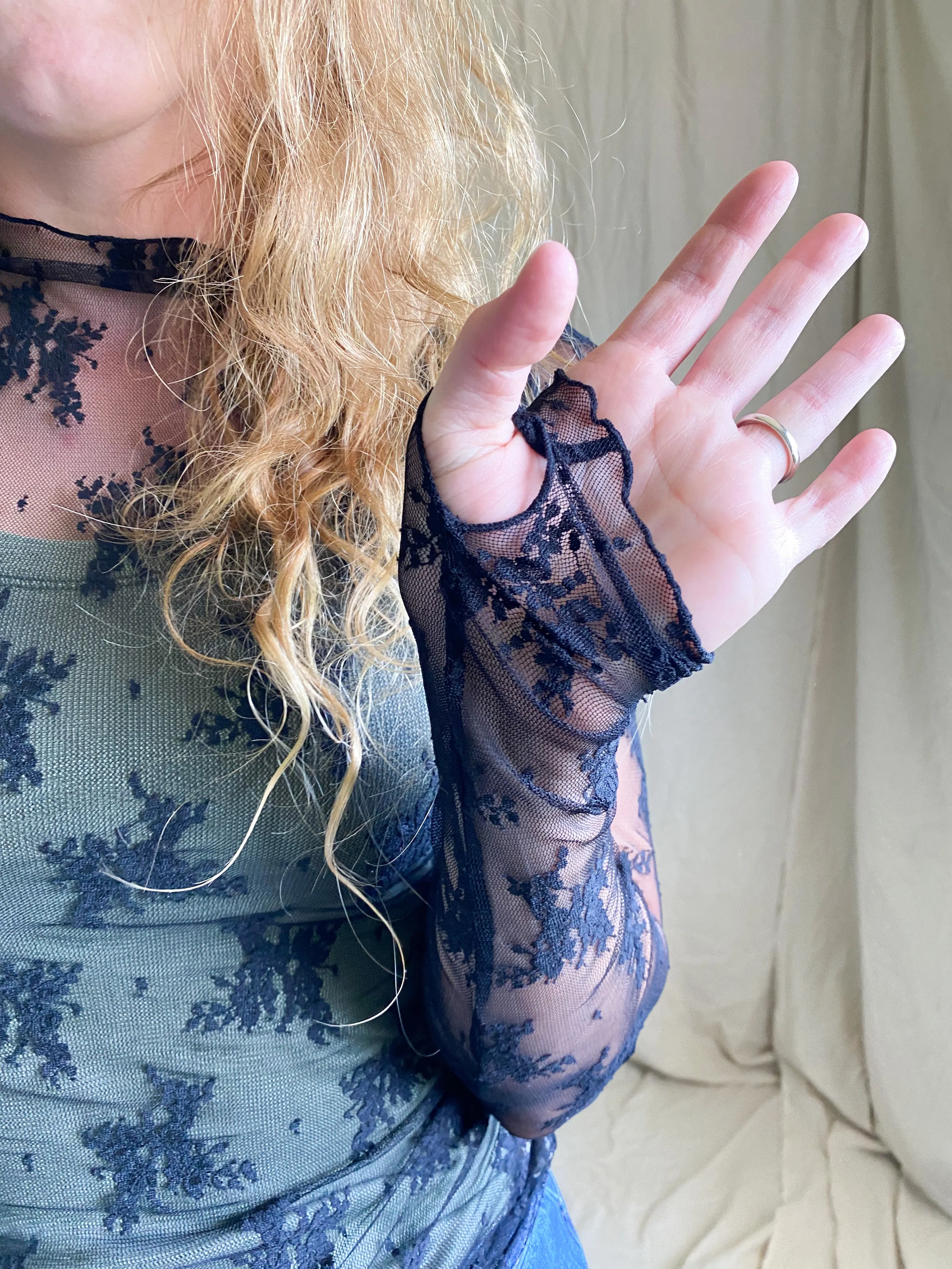 [restocked] Lady Lux layering top [black]