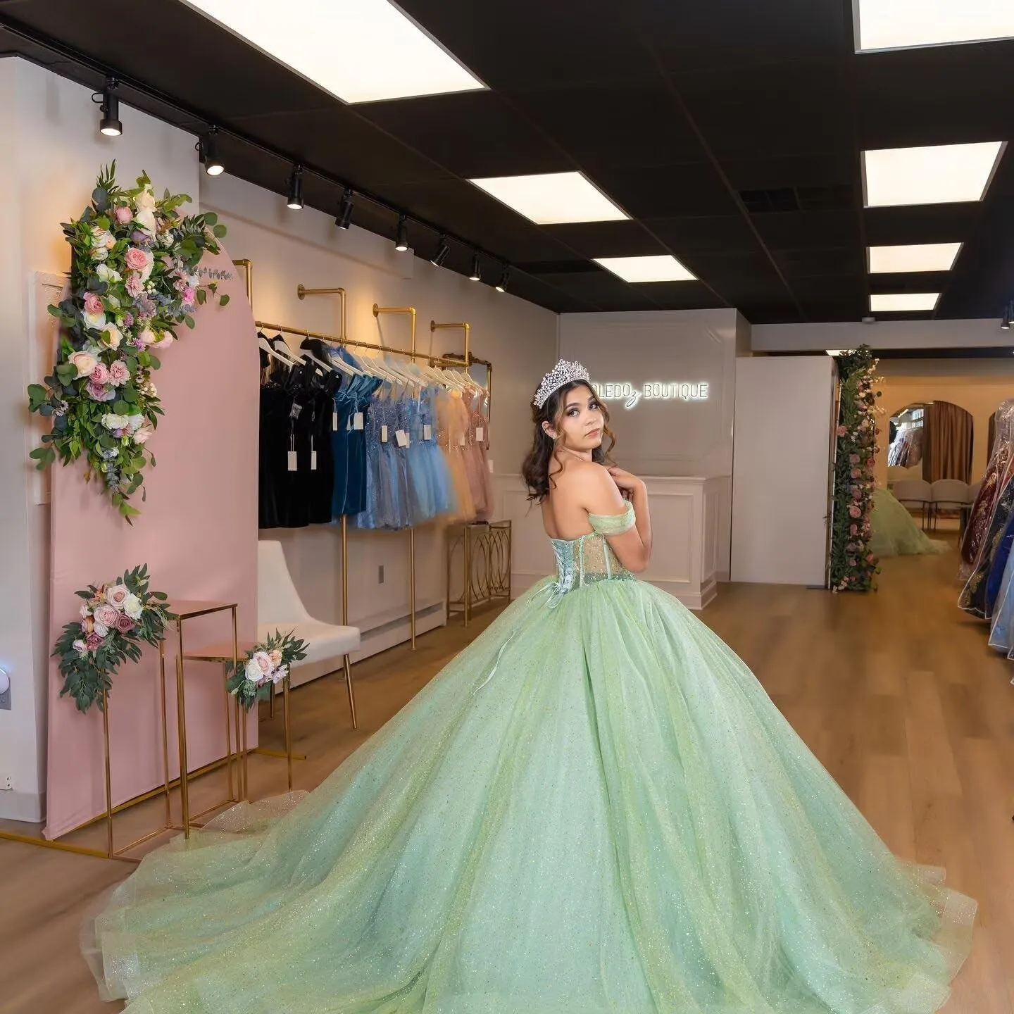 Youjiayi Glitter Tulle Quinceanera Dresses with Train Off Shoulder Beaded Sweet 16 Dresses Pleated Long Ball Gown for Women